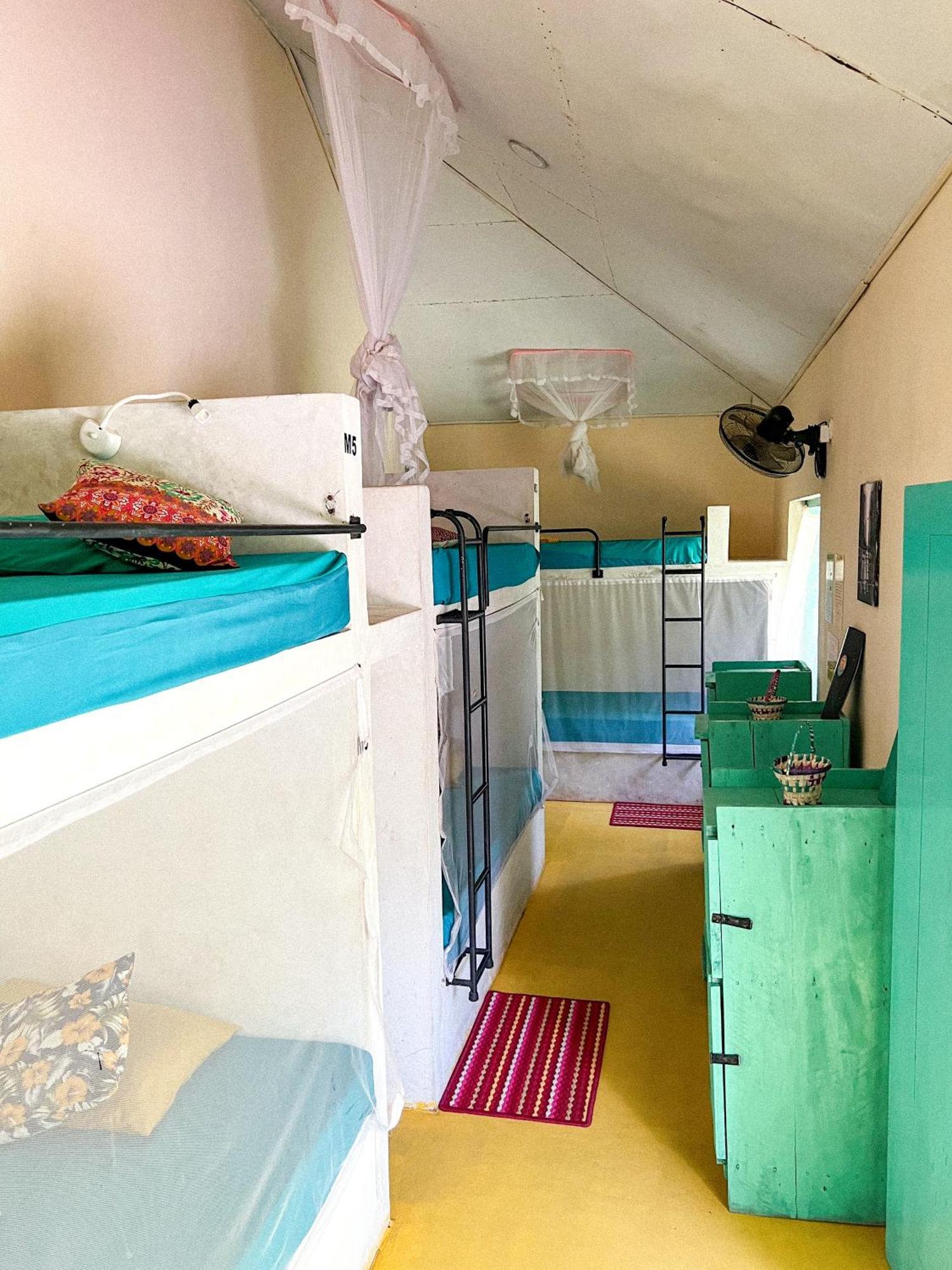 Lazy Monkey Surfhostel - Sri Lanka Диквелла Экстерьер фото