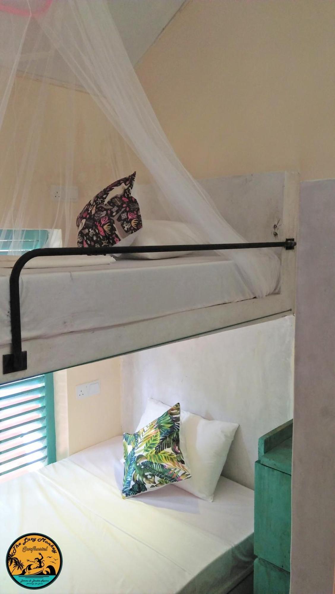 Lazy Monkey Surfhostel - Sri Lanka Диквелла Экстерьер фото