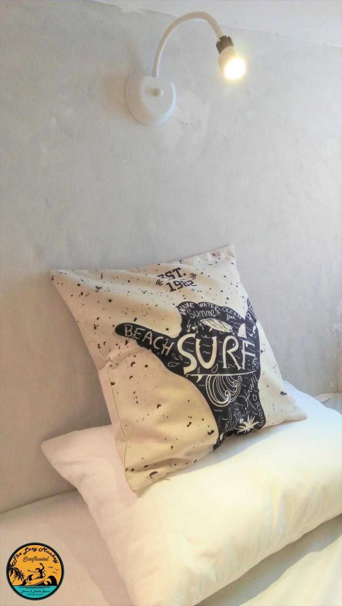 Lazy Monkey Surfhostel - Sri Lanka Диквелла Экстерьер фото