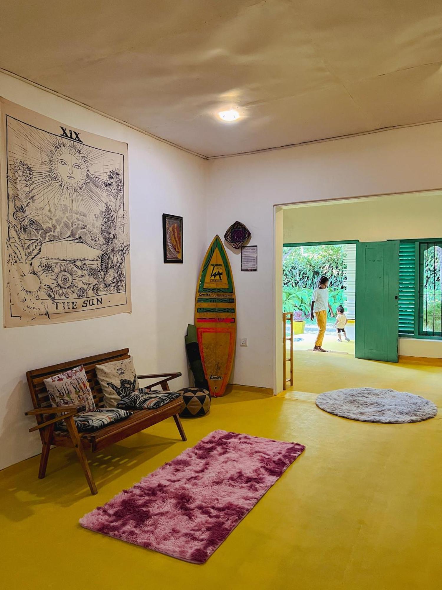 Lazy Monkey Surfhostel - Sri Lanka Диквелла Экстерьер фото